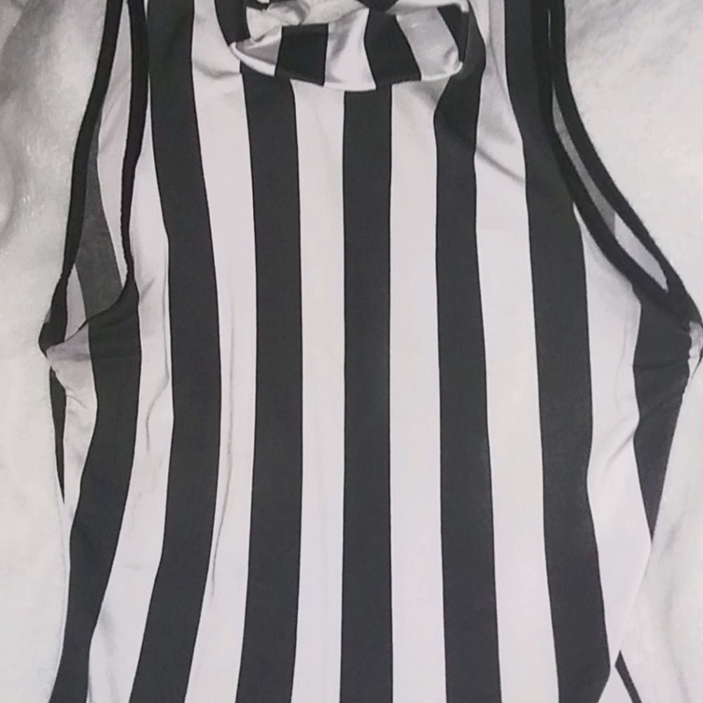 Sleeveless body suit